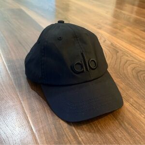 Alo Black BEST SELLER
Off-Duty Cap